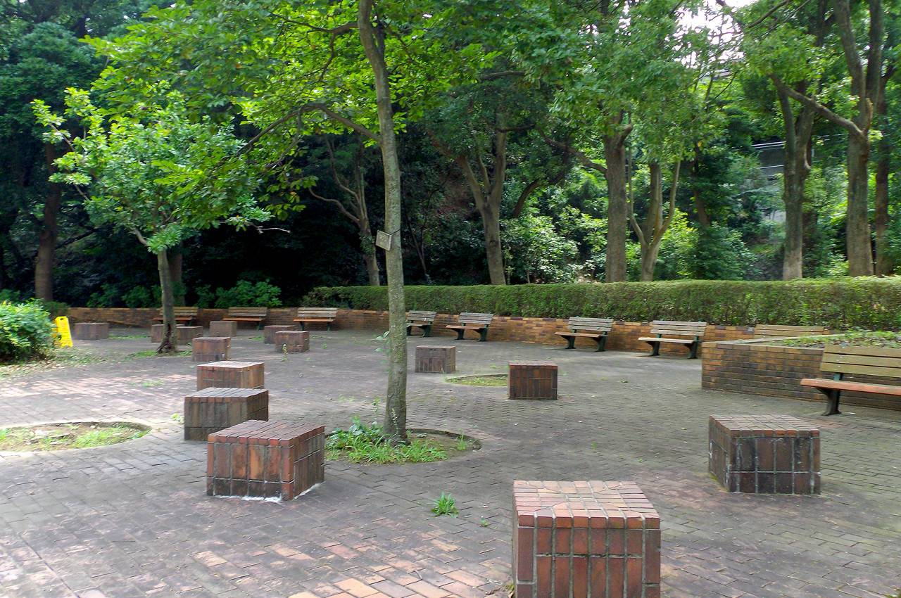 広場富岡総合公園_レンガ広場.jpg