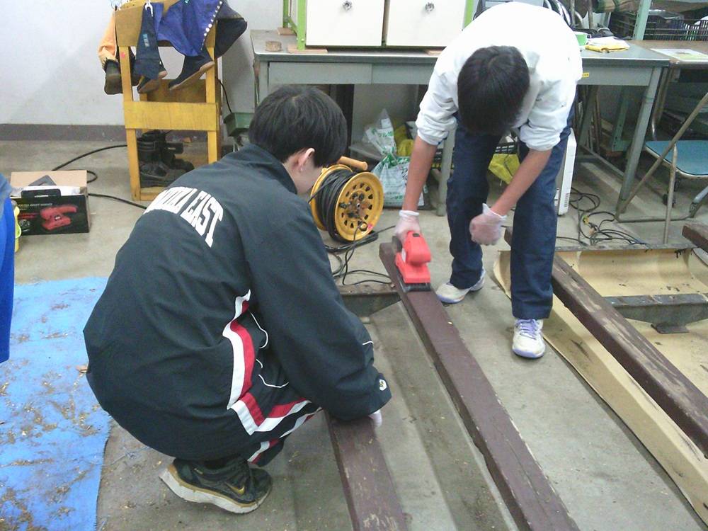 ベンチサンダーかけ.jpg