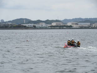 ドローンを使用した災害対策訓練が行なわれました