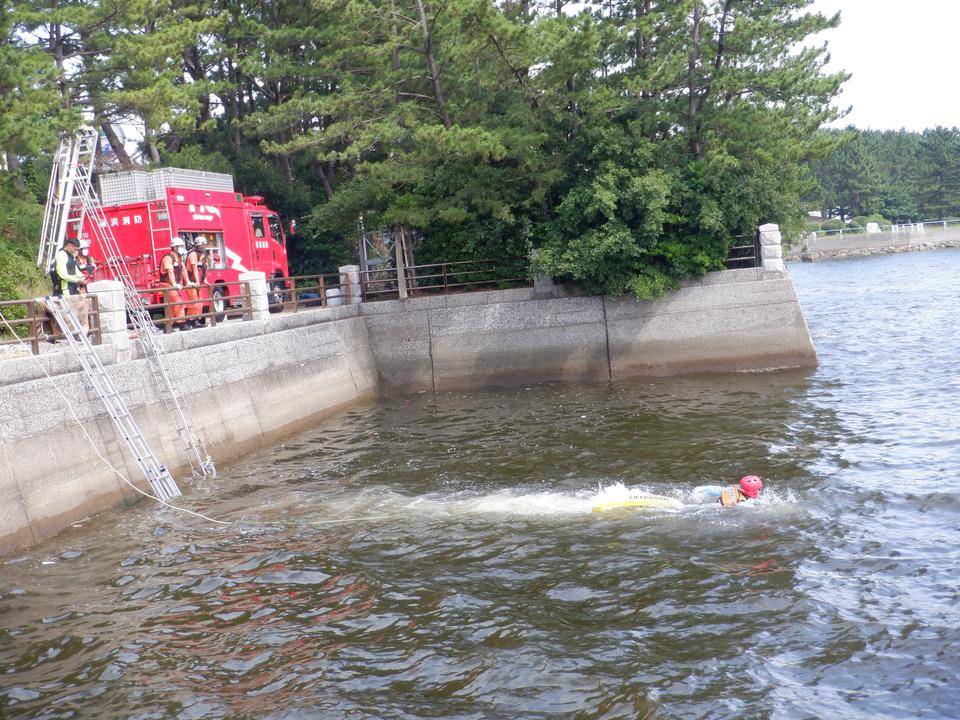 水難事故対応訓練１.JPG