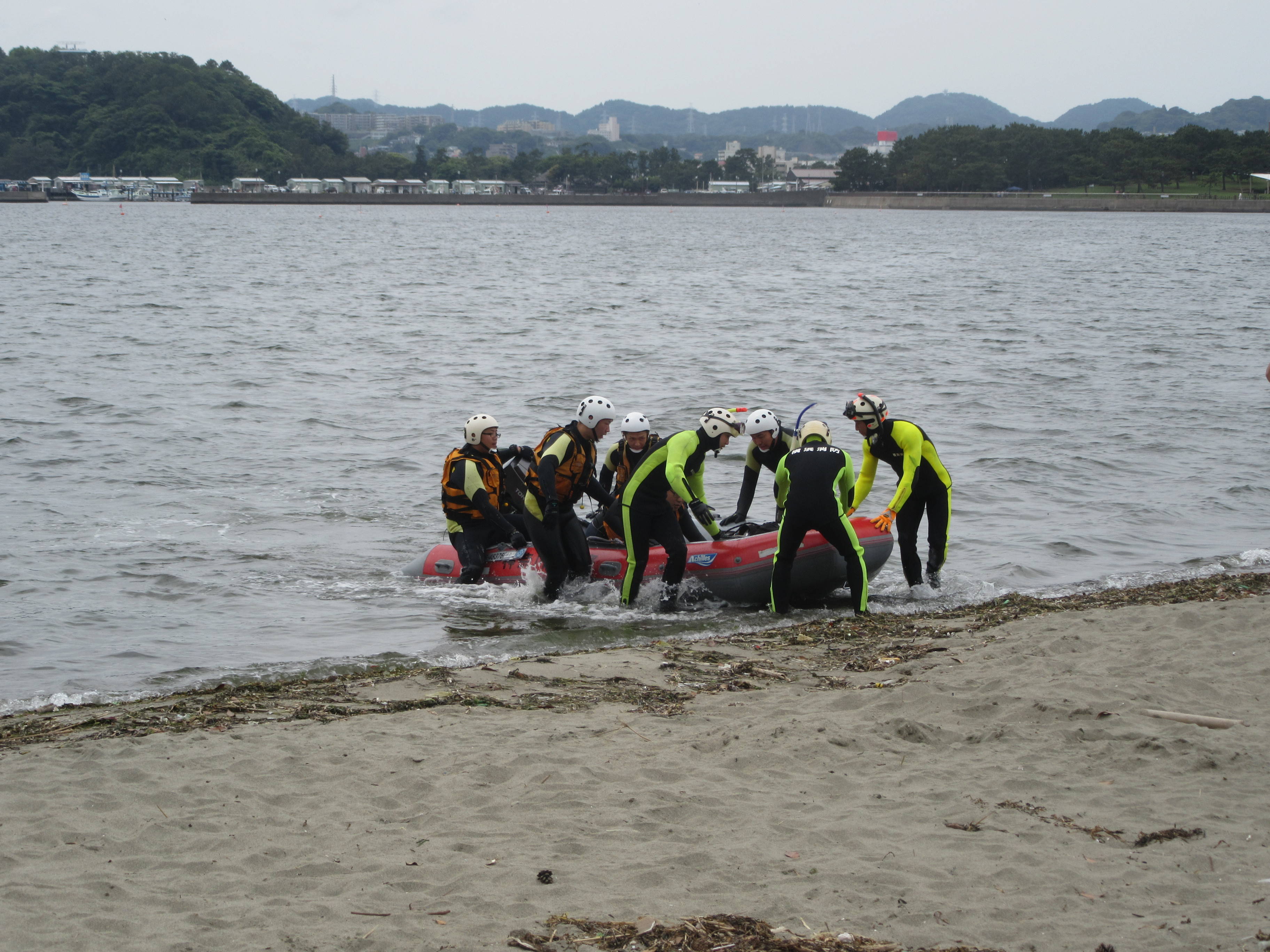ドローンを使用した災害対策訓練が行なわれました ブログ 海の公園公式サイト 公益財団法人 横浜市緑の協会
