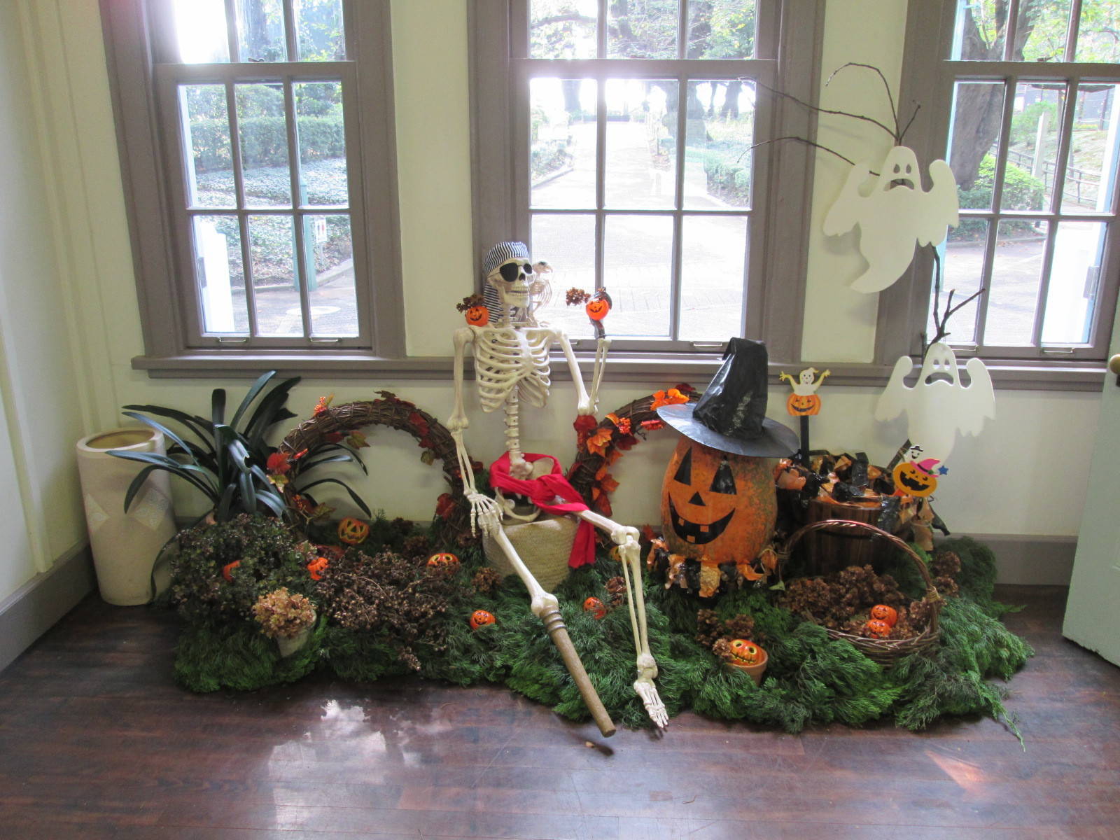 山手公園のハロウィン飾の写真