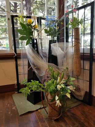 テニス発祥記念館　いけ花   