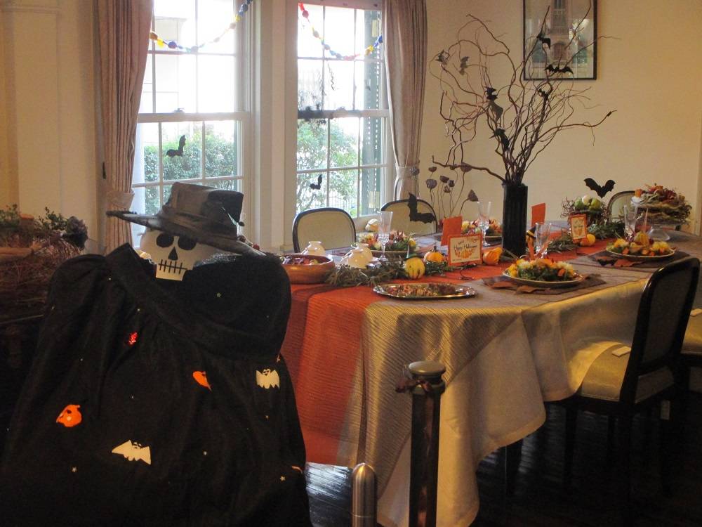 1018.234.ハロウィン装飾居間②.jpg