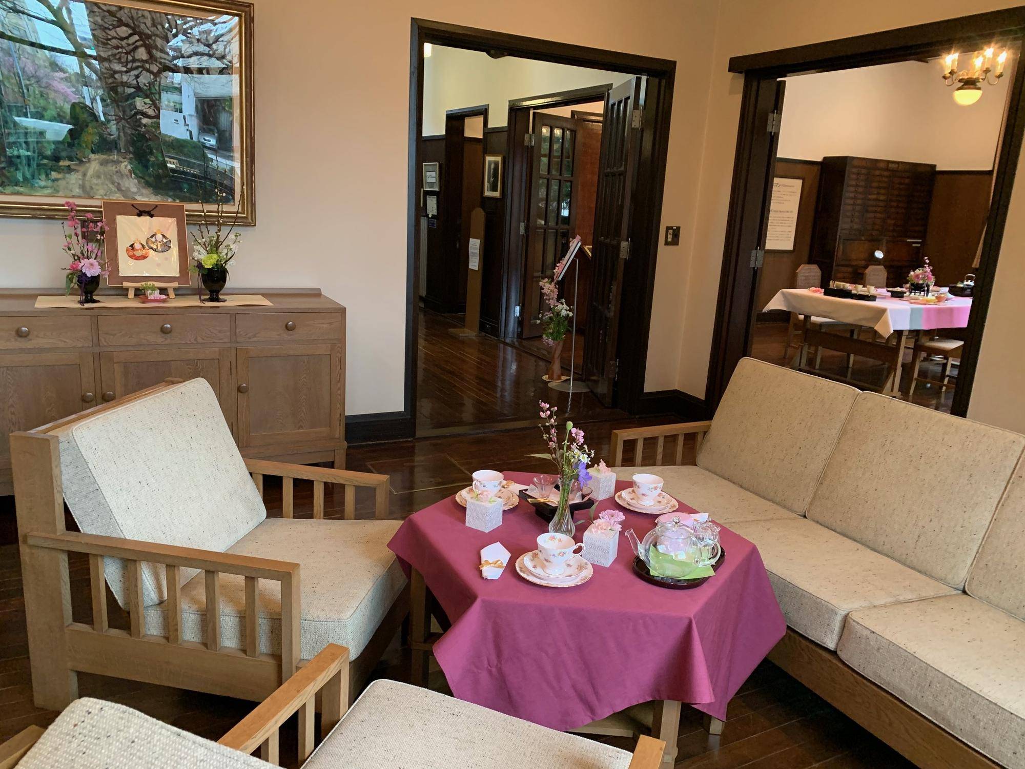 エリスマン邸桃の節句 (7)応接室.jpg