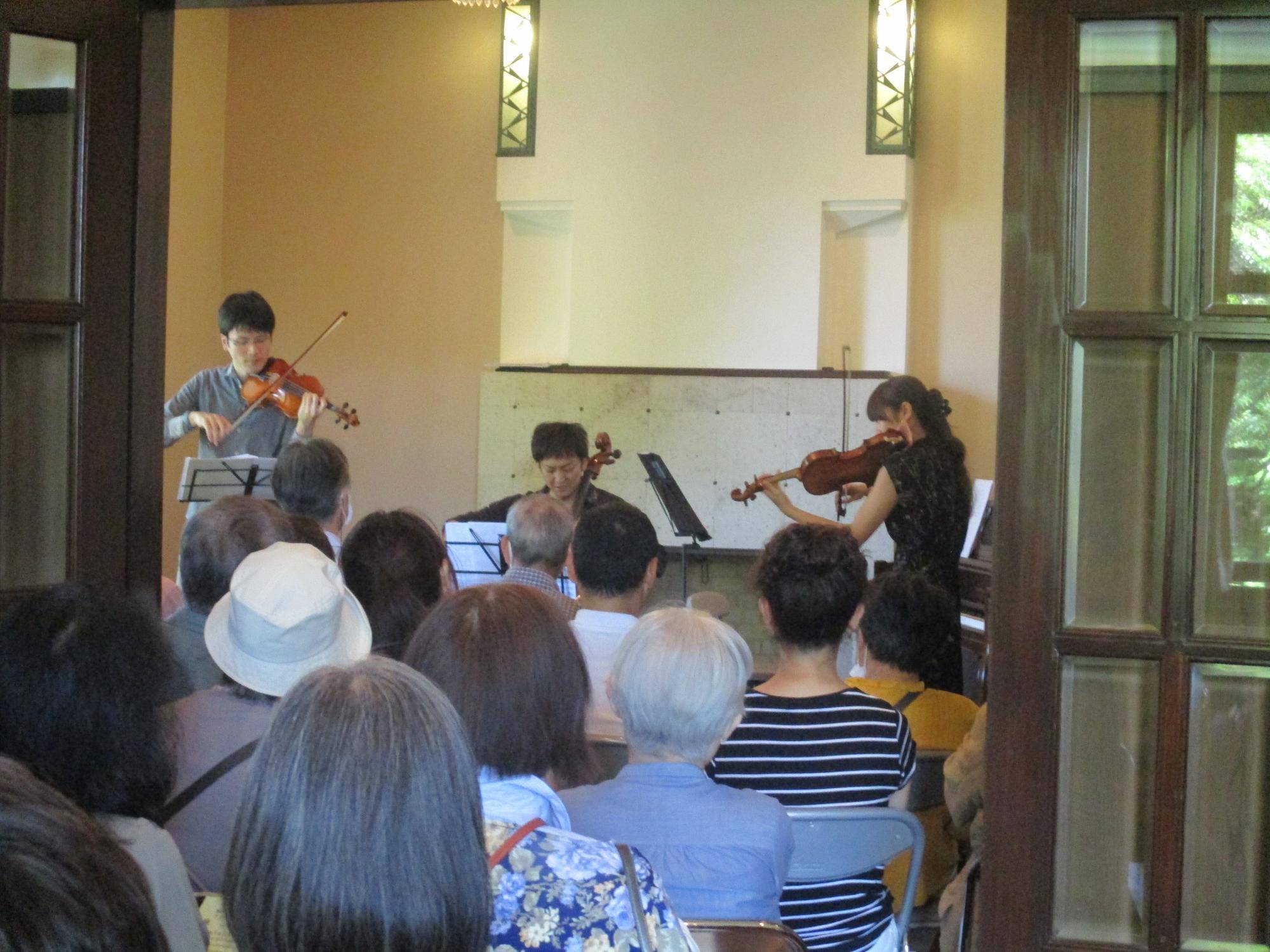 エリス　アフタヌーンコンサート (2).JPG