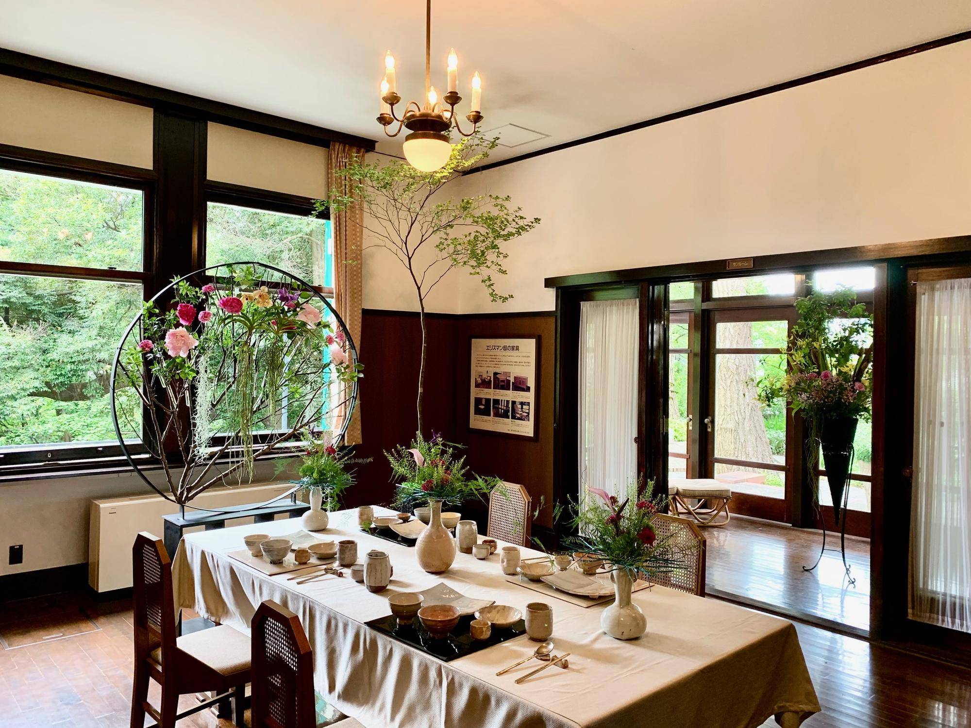 0601花と器2024エリスマン邸食堂.jpg