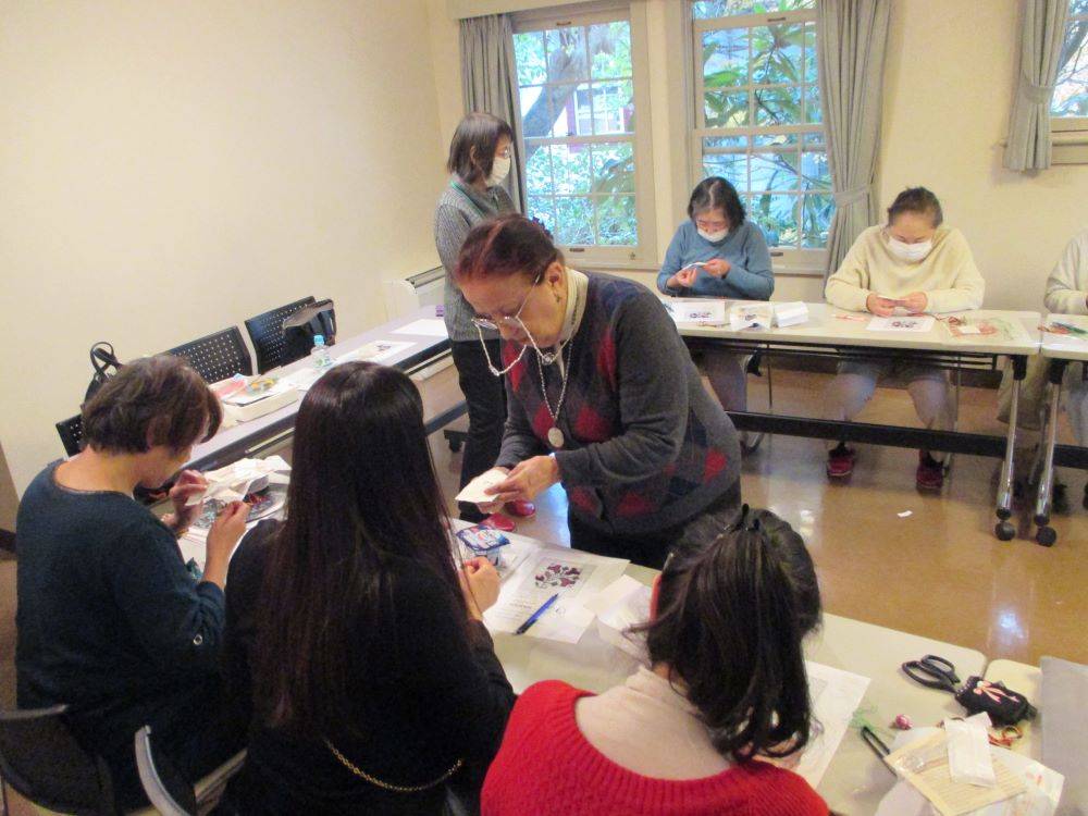 2024.12.20ブルガリア刺繡講習会①.JPG