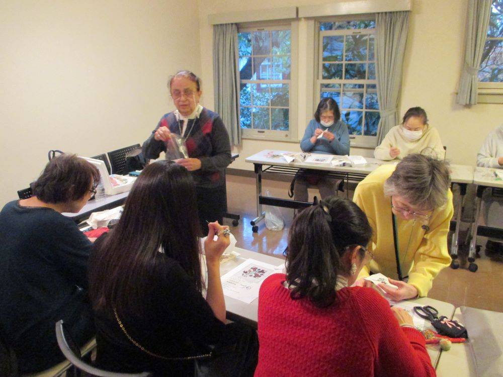 2024.12.20ブルガリア刺繡講習会③.JPG