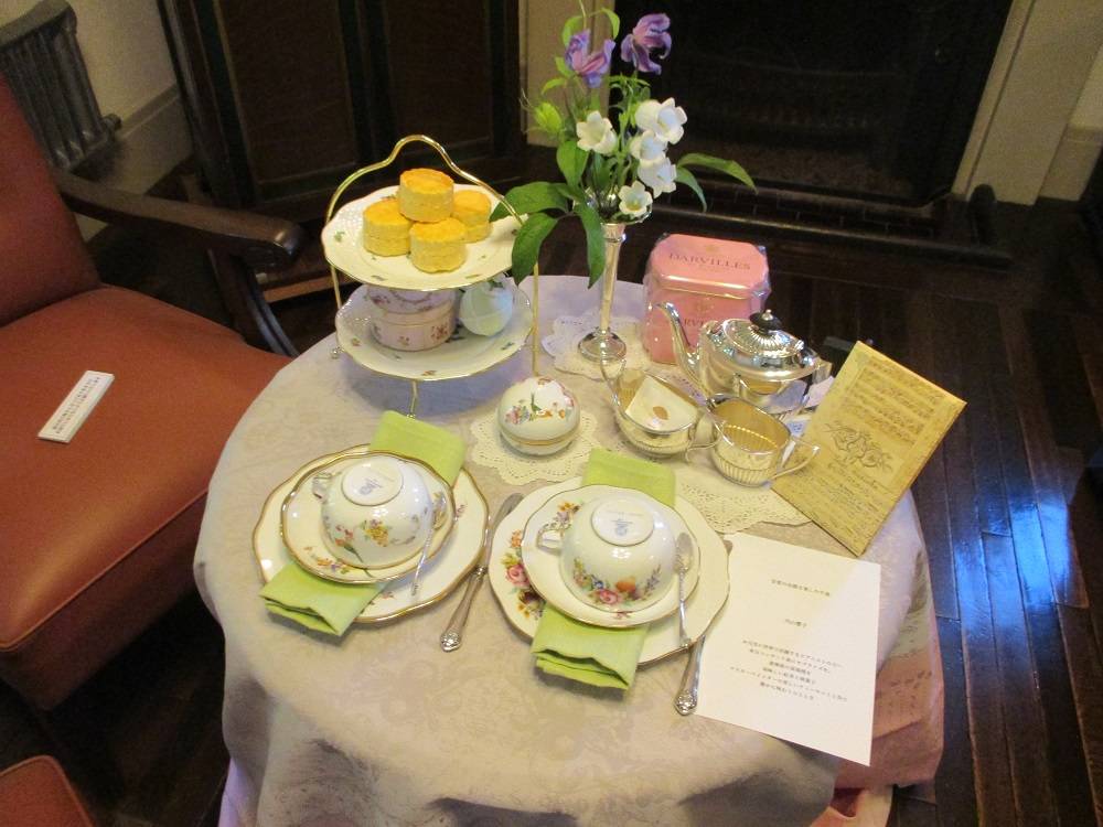 2025 234 ① 花と器.jpg