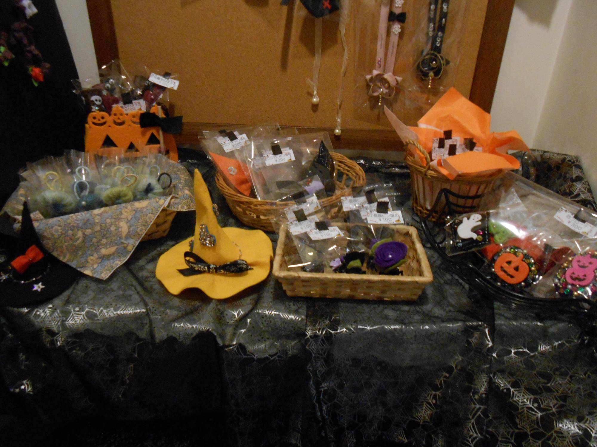 山手111ハロウィングッズ (1).JPG