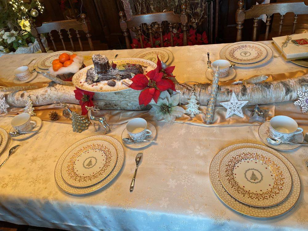 世界のクリスマス2023(111番館テーブル　ベルナルド).JPG