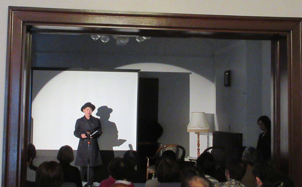 1123イギリス館本活 (1).JPG