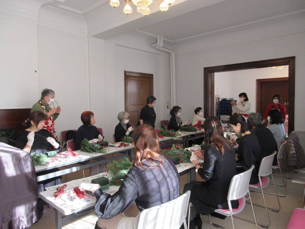 1214イギリス館クリスマスワークショップ①.JPG