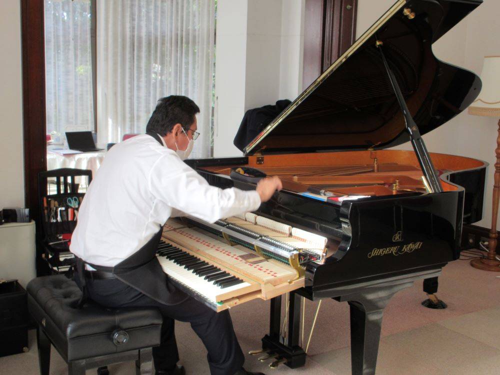 0118ピアノ調律③（イギリス館） (2).JPG