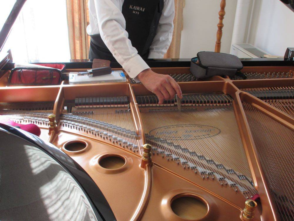 0118ピアノ調律⑤（イギリス館）.JPG