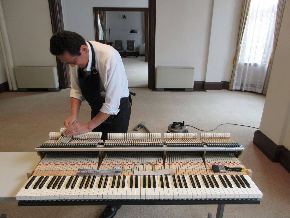 0118ピアノ調律②（イギリス館） (2).JPG