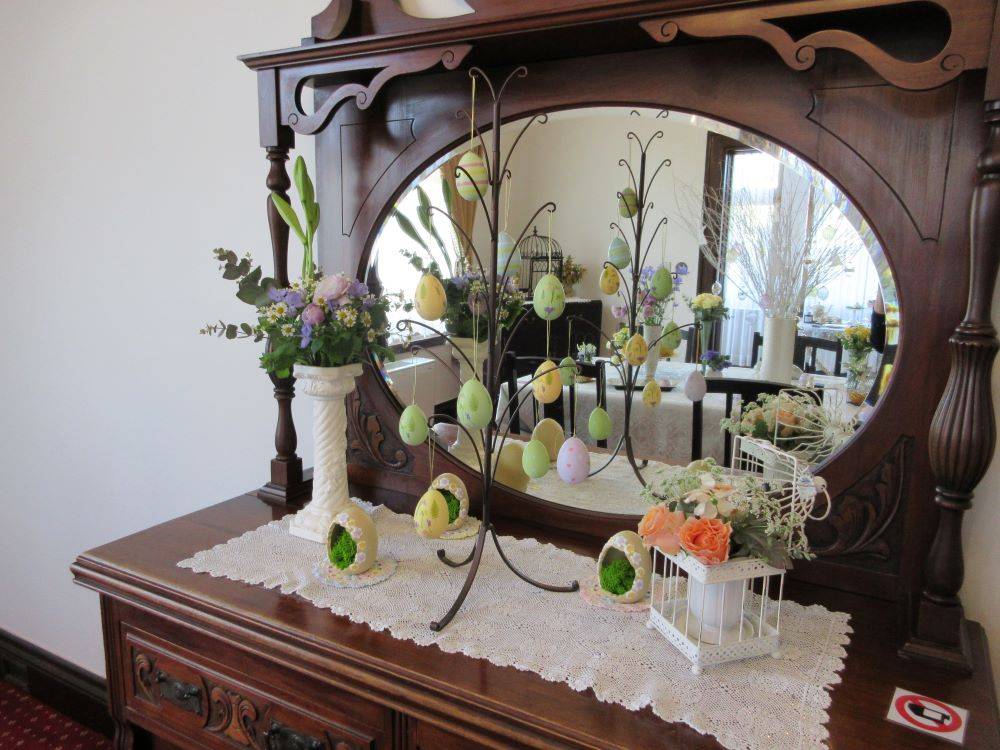 0409イギリス館イースター装飾⑤.JPG