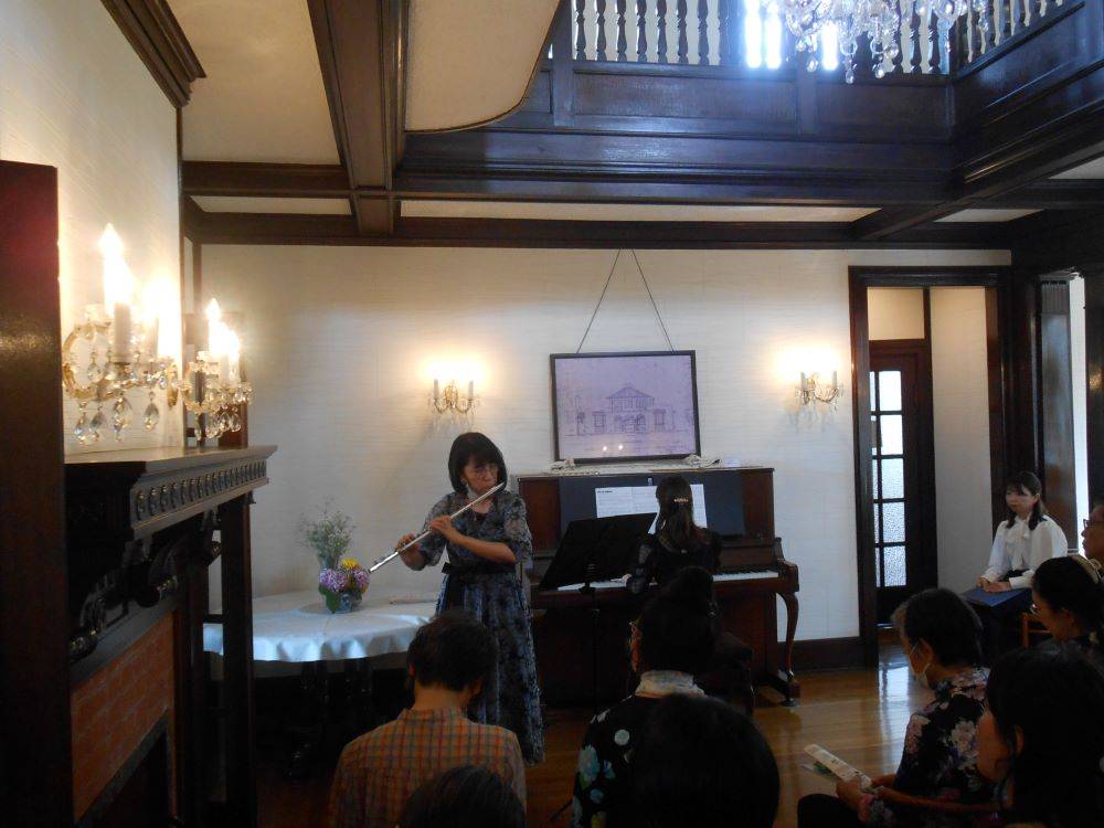 111番館_ボランティアコンサート051125 (2).JPG