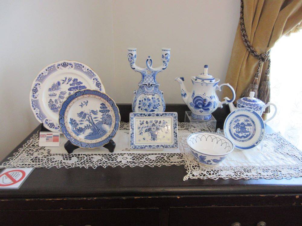 0606イギリス館花と器 (3).JPG