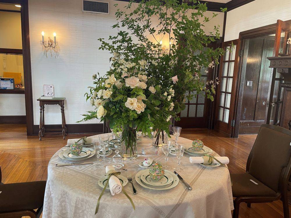 R7花と器2025(111番館) (2).JPG