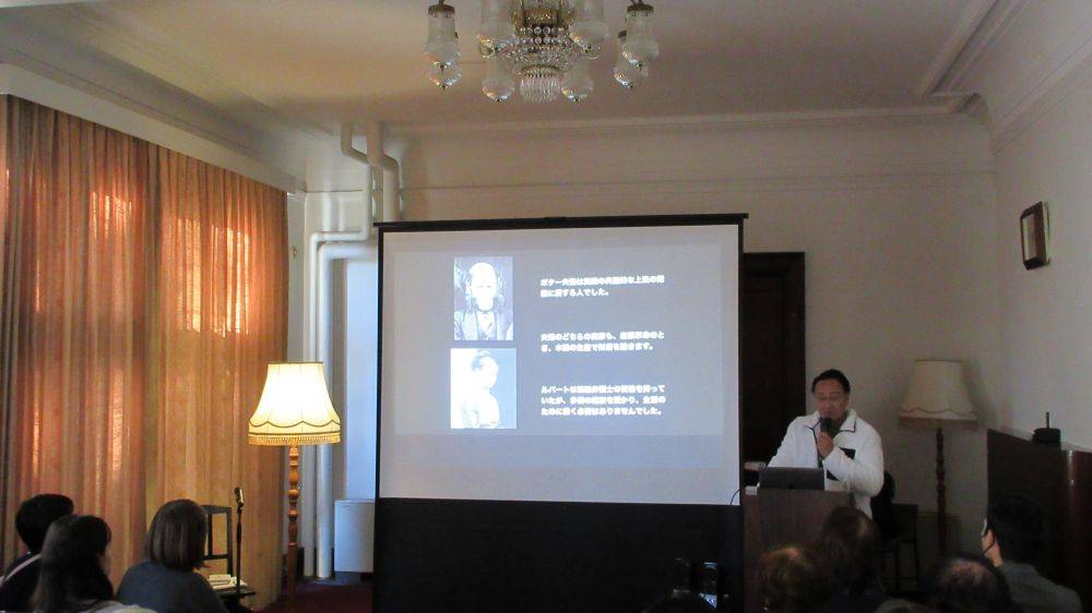 1115イギリス館本活 (2).JPG