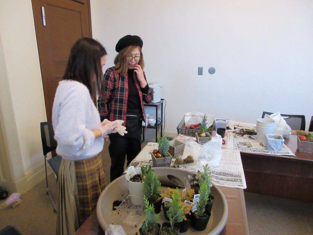 1214【イギリス館】クリスマスワークショップ④.JPG