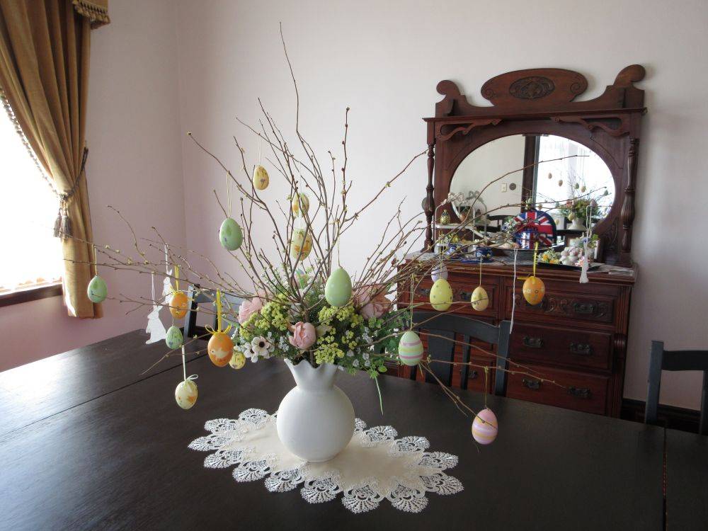 260322【イギリス館】イースター装飾②.JPG