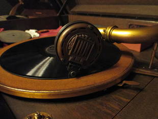 蓄音器で聴く心懐かしい音の調べ~夜のおもてなしコンサートin山手234番館~