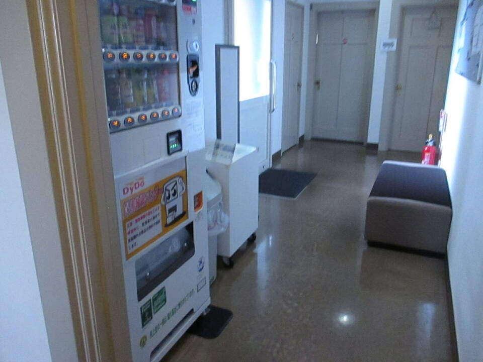 山手234番館の自動販売機コーナーの写真
