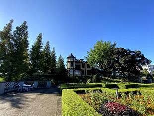 秋晴れの外交官の家