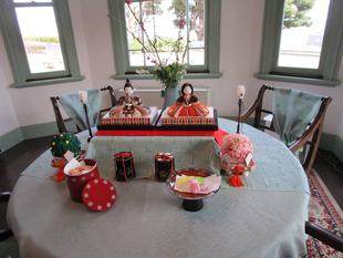 ブラフ18番館のひな飾り