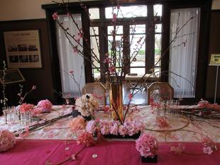 エリスマン邸　桃色の花装飾