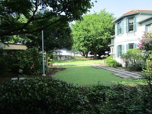 ブラフ18番館 ホールからの眺め