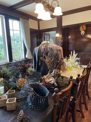 山手111番館　ハロウィン装飾「Joker　-心優しき道化師の光と絶望-」