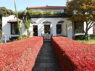 山手111番館の紅葉