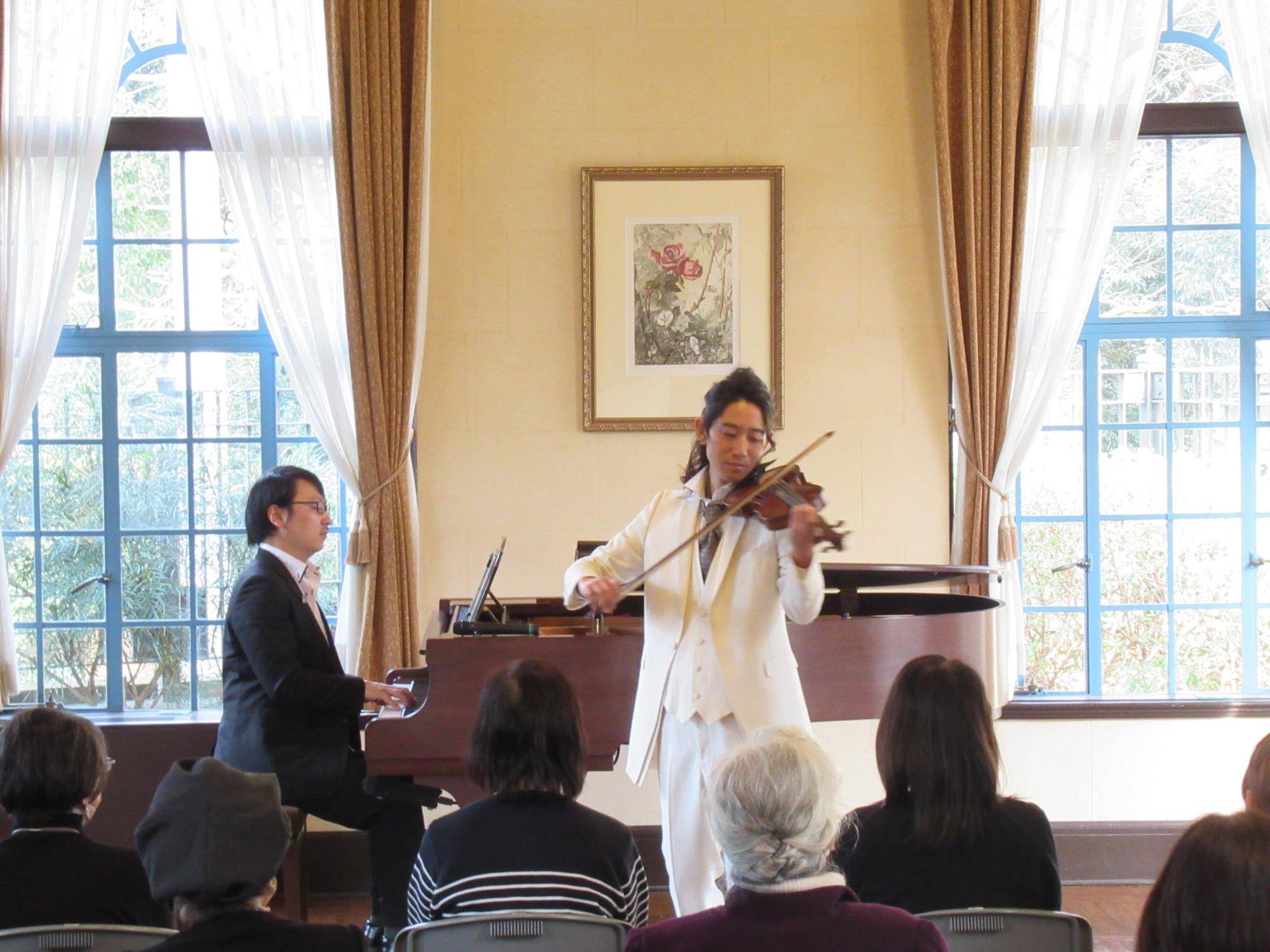 ベーリック・ホール　横浜山手芸術祭「バイオリニストツムジが贈る甘い音楽会♪」の写真