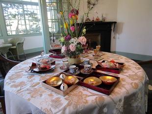 ブラフ18番館　桃の節句装飾「祖母から孫へ受け継がれるもの」