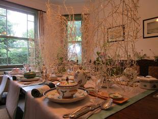 ブラフ18番館　花と器のハーモニー2023龍生派装飾