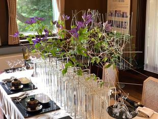 エリスマン邸　花と器のハーモニー2023　未生流装飾