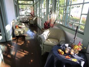 ブラフ18番館　ハロウィン装飾『錦秋の百鬼夜行』