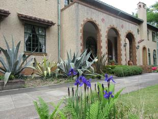 ベーリック・ホール 春の庭園の様子