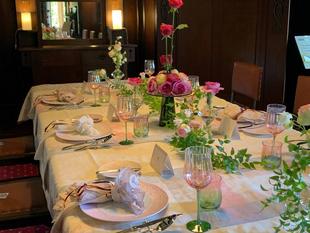 外交官の家　５月の装飾 ～ローズ香る５月のブランチ～