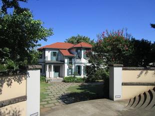 ブラフ18番館　真夏のお庭