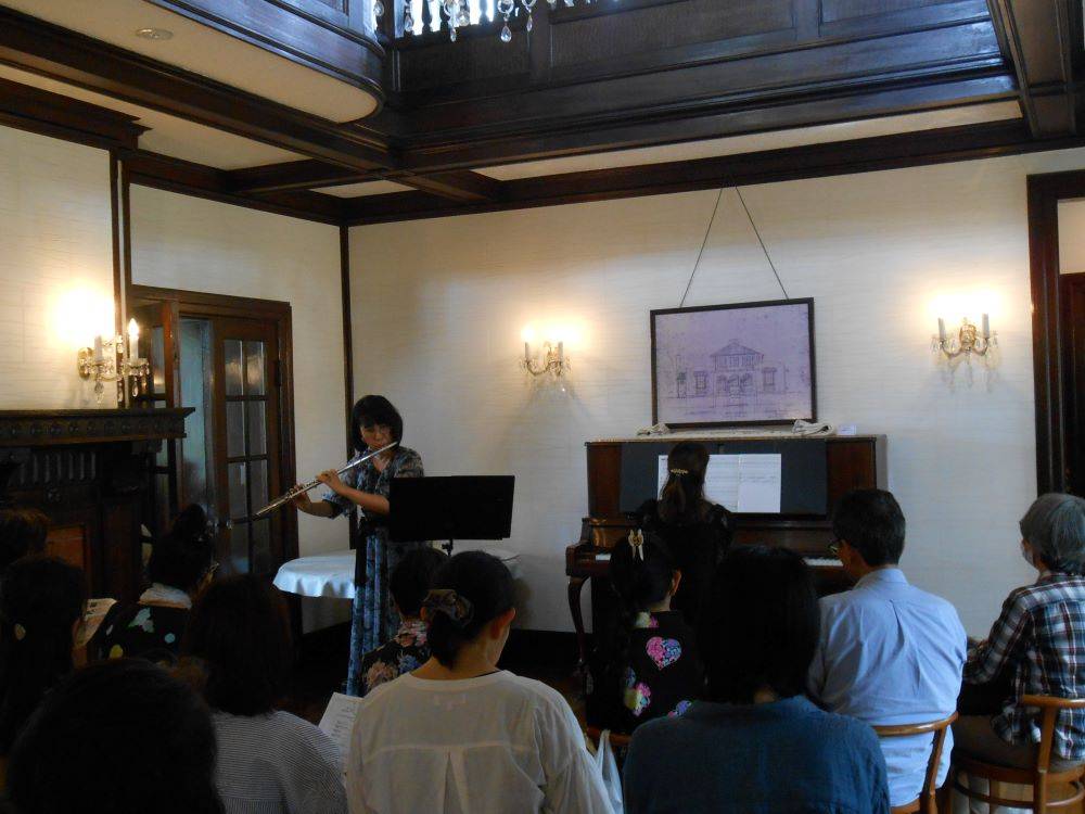 山手111番館 ボランティアコンサート(5/11)の写真