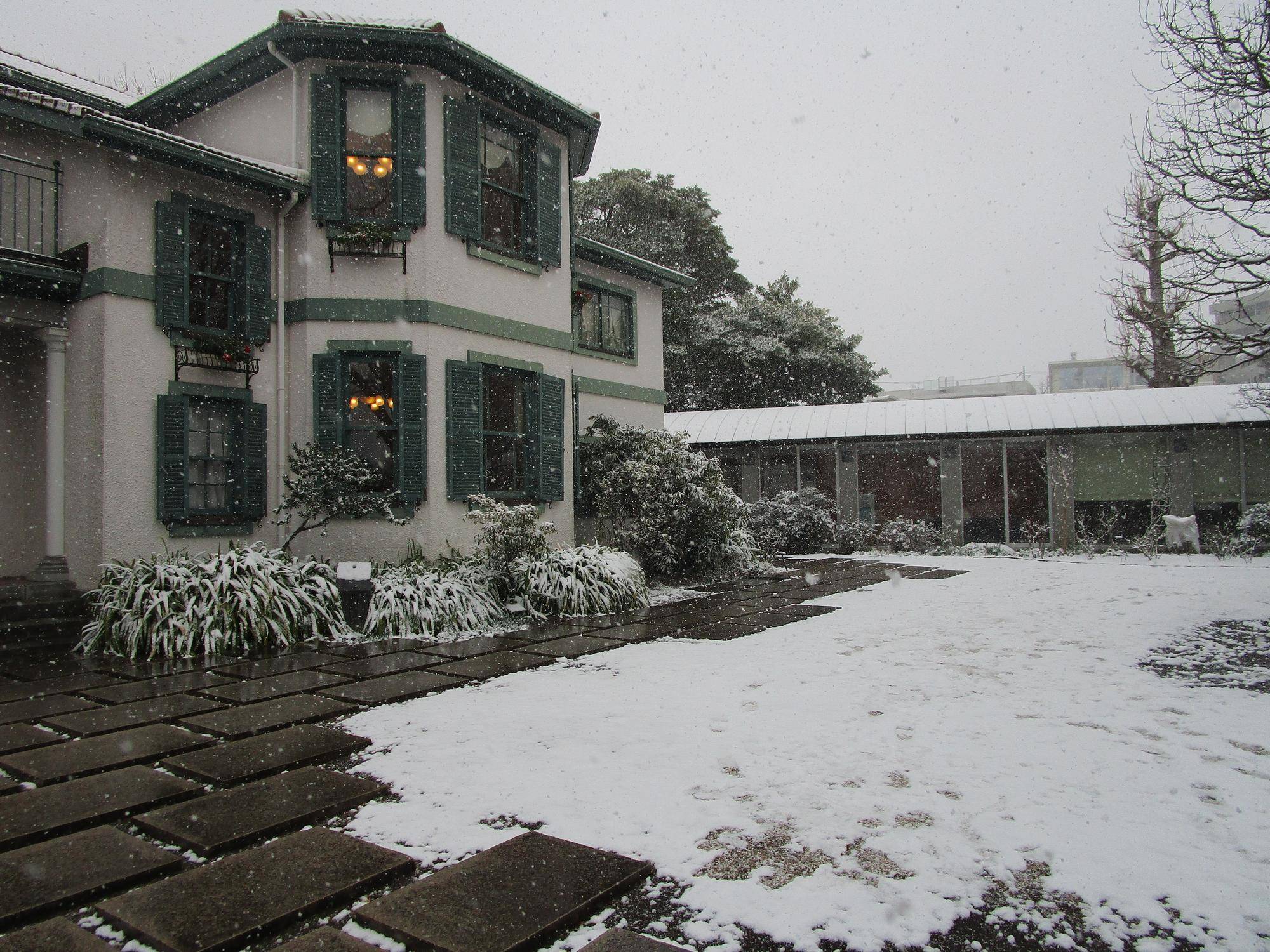 ブラフ18番館　雪景色の写真