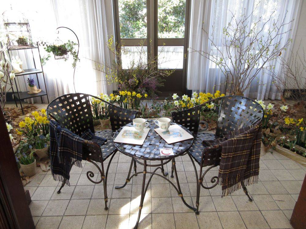 横浜市イギリス館　桃の節句装飾の写真