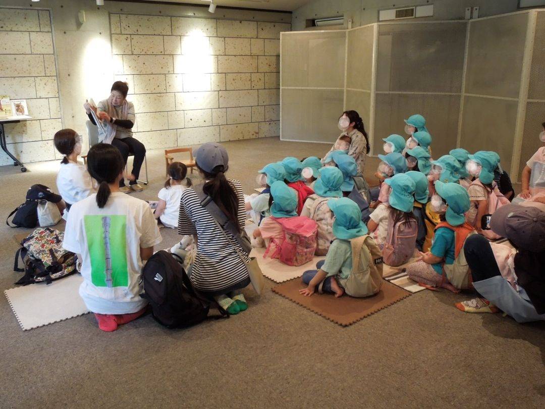エリスマン邸　ふれあい親子サロン「絵本の部屋」を開催しました。の写真