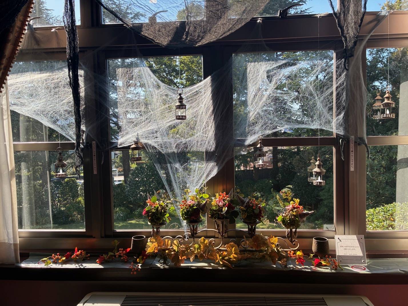 横浜市イギリス館　ハロウィン装飾の写真