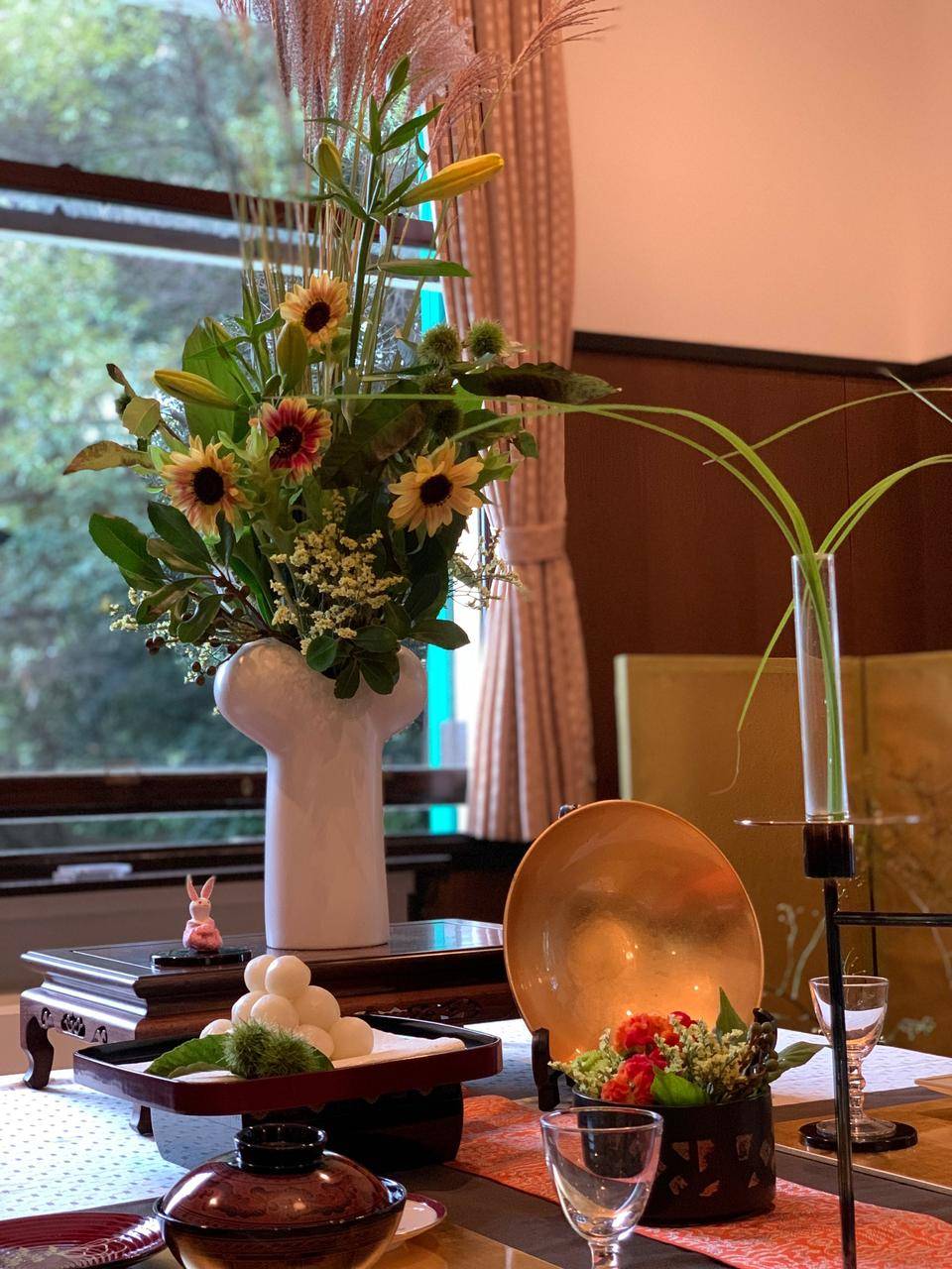 ②0917エリスマン邸お月見装飾ススキとお団子 (1).jpg